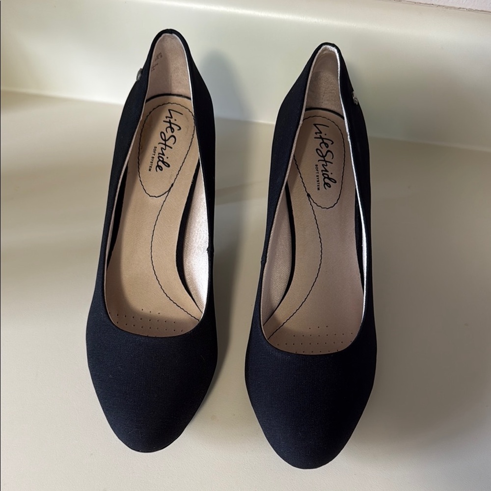 Life Stride Black Heels Classic Design